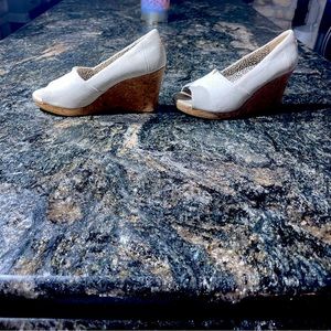 Toms Michelle wedge heels white size 6